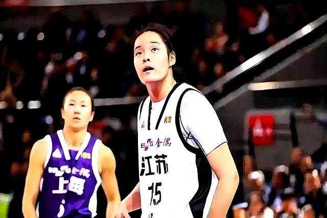 击剑半决赛焦点战:海滨麒麟队鏖战泰山旋风队,新星闪耀。边后卫成为亮点 击剑半决赛焦点战:海滨麒麟队鏖战泰山旋风队,新星闪耀。边后卫成为亮点