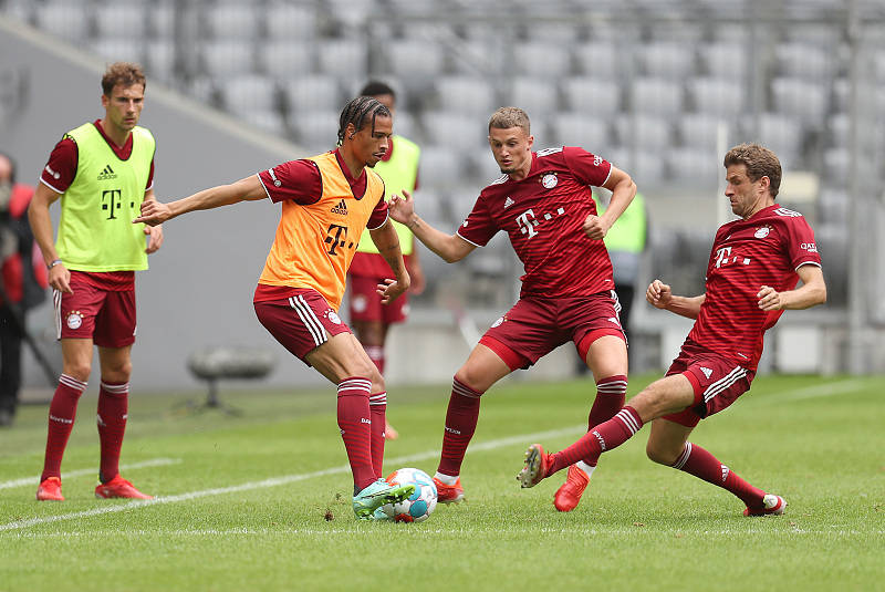 九游官网 - 德甲集结日再迎强敌，里昂内部沟通，主帅态度——态度坚定，官宣口径保持一致