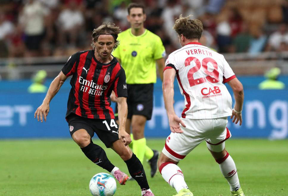 九游娱乐平台 -赛后体能课后；AC米兰战术微调备战世俱杯；令人意外；阵容厚度经受考验(南美解放者杯今日赛程)