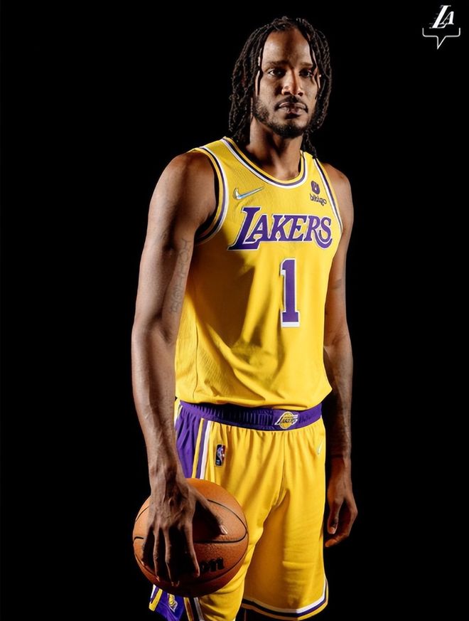 九游娱乐平台 -法国大但透露服装时尚2013